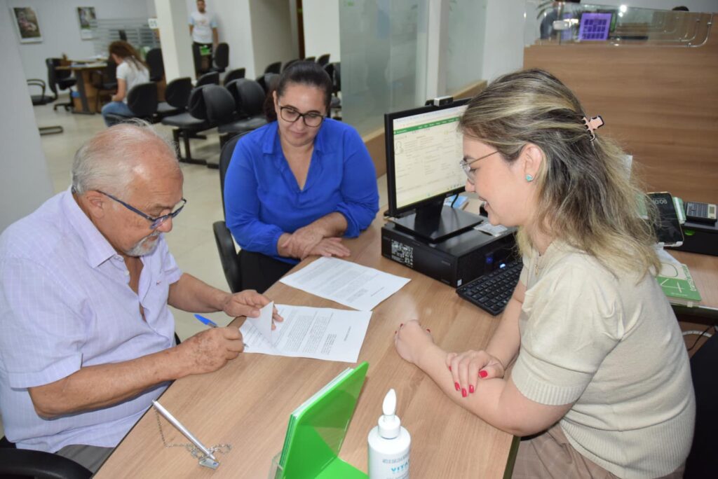 Prefeitura, por meio da Secretaria de Educação de Iguatemi, celebra acordo de cooperação com o Sicredi Prefeitura, por meio da Secretaria de Educação de Iguatemi, celebra acordo de cooperação com o Sicredi