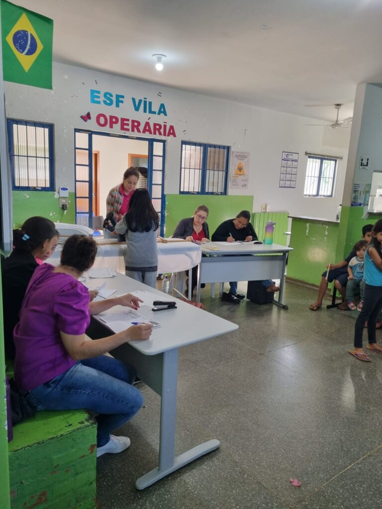 Em Iguatemi, beneficiários do Bolsa Família passam por avaliação no Posto de Saúde da Vila Operária Em Iguatemi, beneficiários do Bolsa Família passam por avaliação no Posto de Saúde da Vila Operária