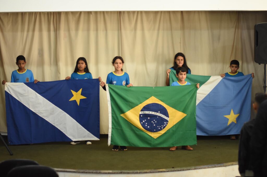 Educação de Tacuru realiza palestra sobre bullying e violência em escolas Educação de Tacuru realiza palestra sobre bullying e violência em escolas