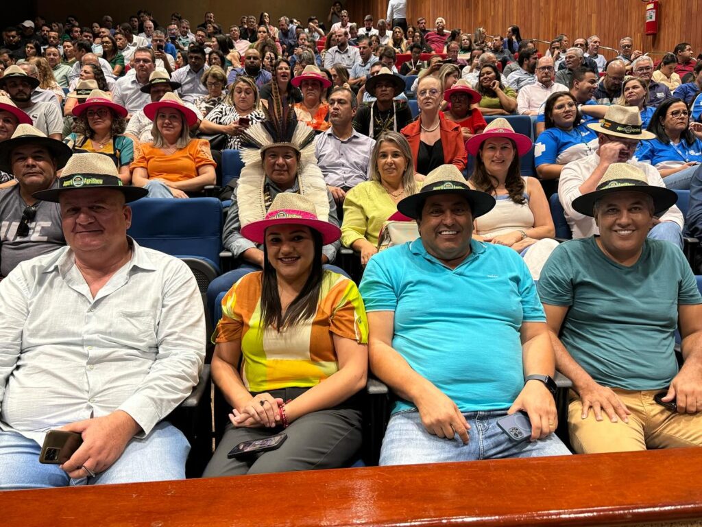 Na Capital, comitiva de Japorã participa do “Municipalismo Ativo” Na Capital, comitiva de Japorã participa do “Municipalismo Ativo”