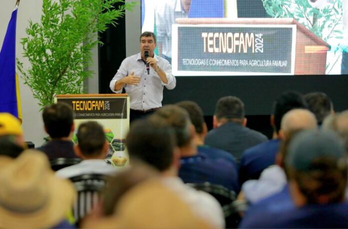 Governador-participa-da-Abertura-do-TECNOFAM-Foto-Saul-Schramm-08-730x480