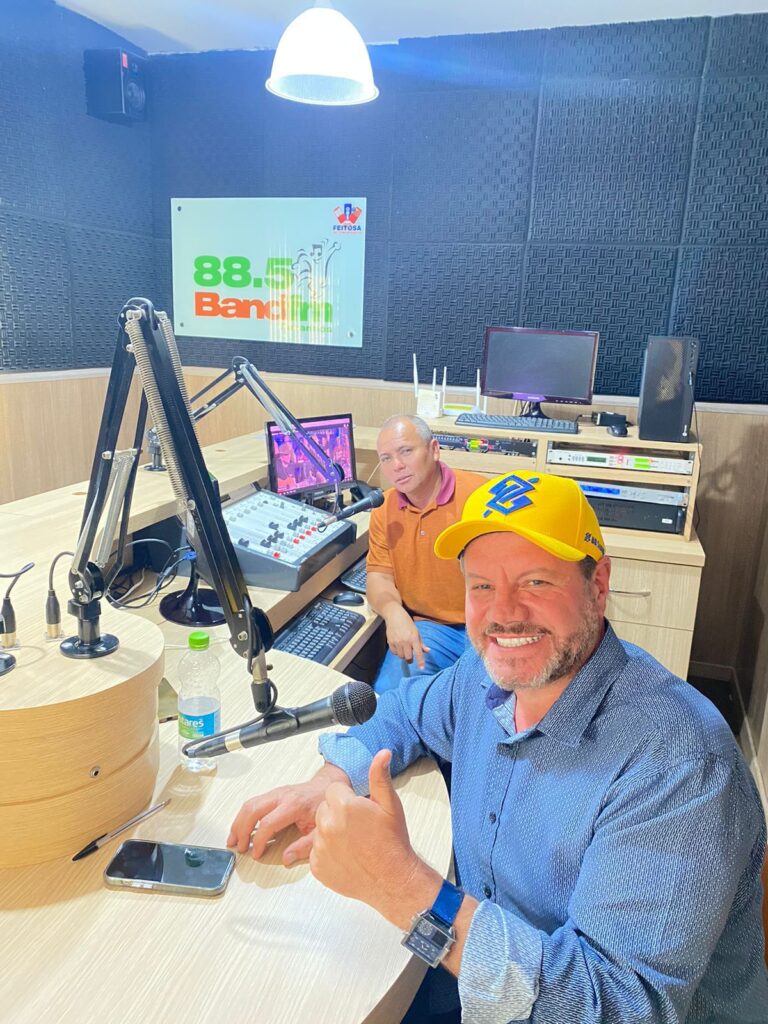 Programa de rádio Conexão 88 completa 7 anos no ar Programa de rádio Conexão 88 completa 7 anos no ar