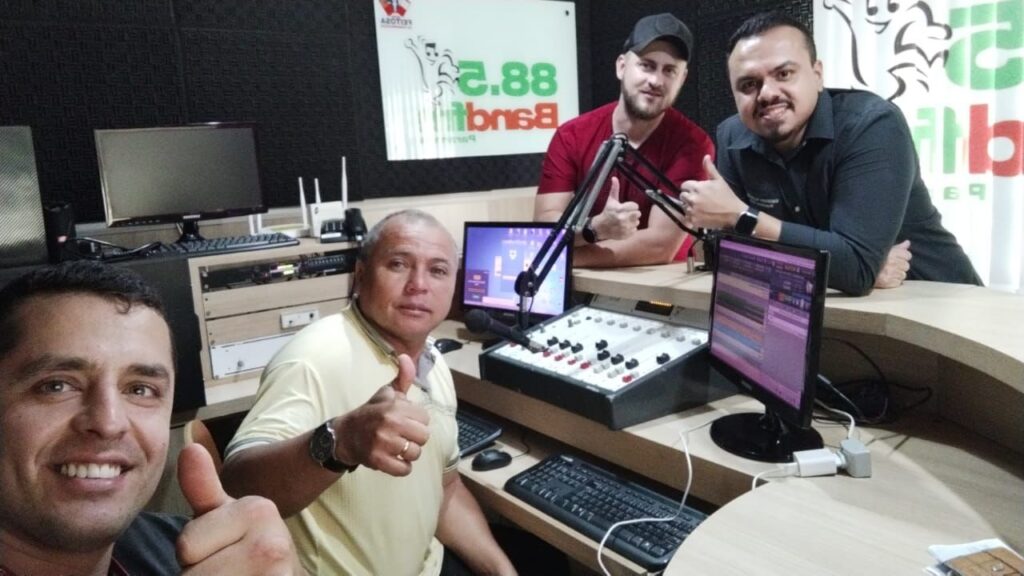 Programa de rádio Conexão 88 completa 7 anos no ar Programa de rádio Conexão 88 completa 7 anos no ar