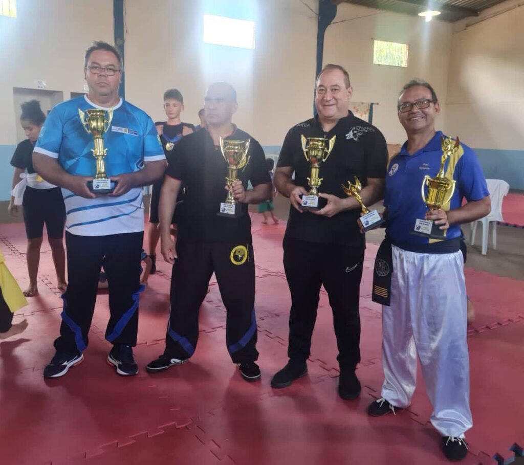 Equipe amambaiense da Dragões de Fogo participa de campeonato estadual de Kung Fu