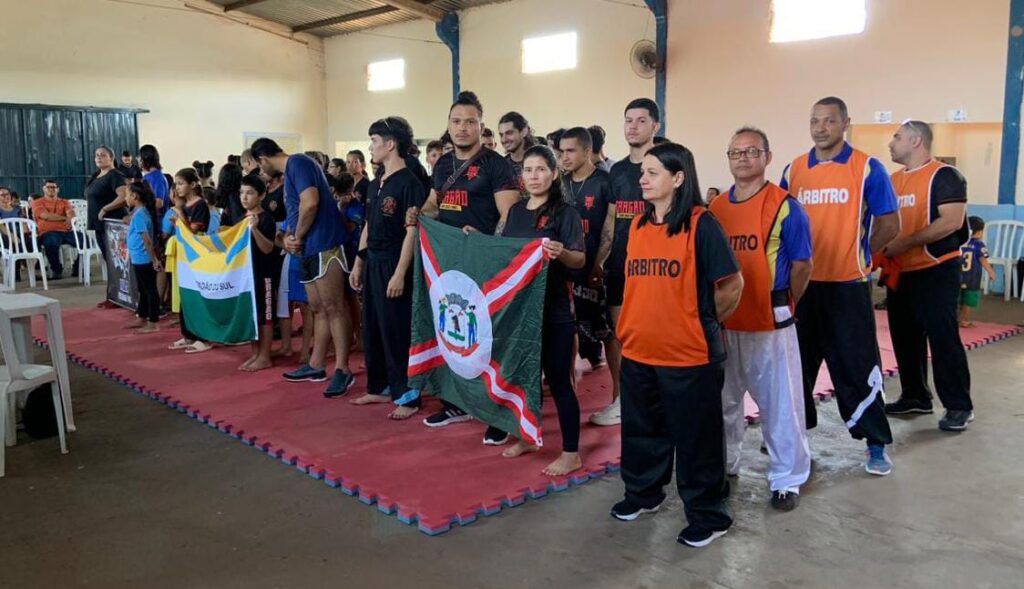 Equipe amambaiense da Dragões de Fogo participa de campeonato estadual de Kung Fu Equipe amambaiense da Dragões de Fogo participa de campeonato estadual de Kung Fu