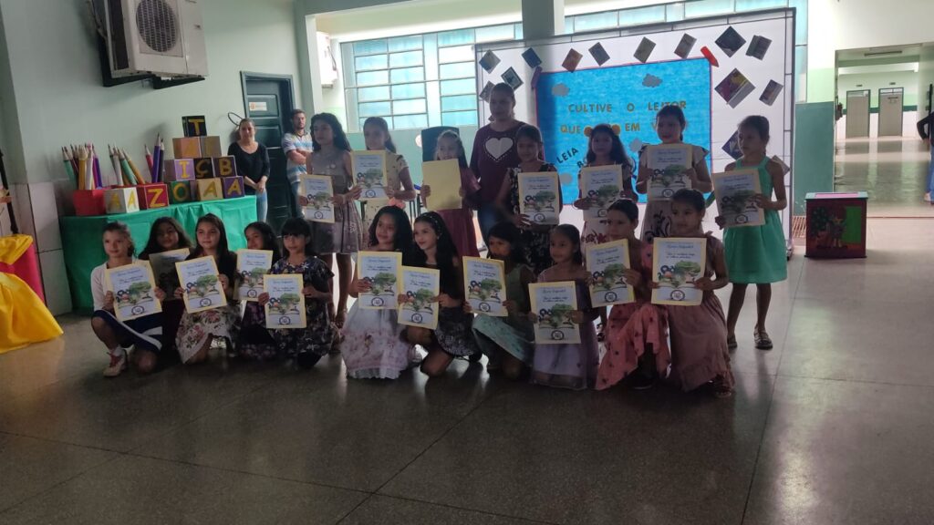 Prefeitura de Paranhos realizou evento em alusão ao Dia Nacional do Livro Infantil Prefeitura de Paranhos realizou evento em alusão ao Dia Nacional do Livro Infantil