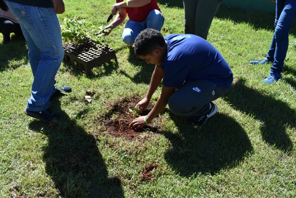 Prefeitura de Paranhos atende pedido do Grêmio Estudantil da Escola Estadual Santiago Benites