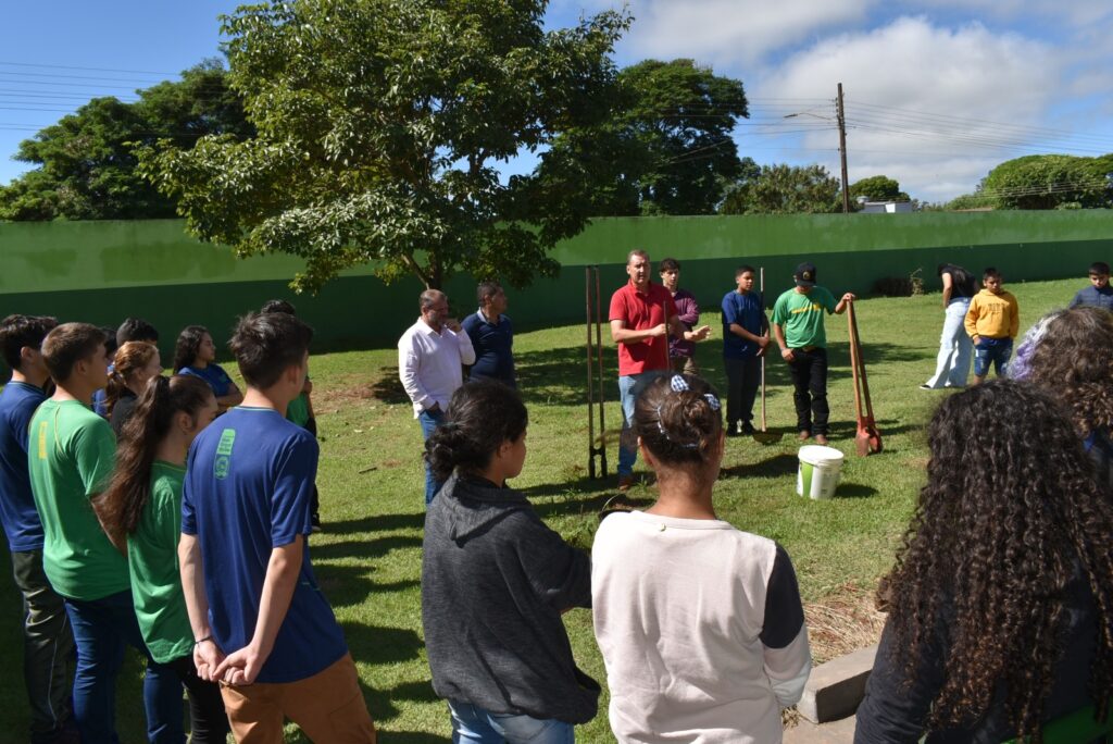 Prefeitura de Paranhos atende pedido do Grêmio Estudantil da Escola Estadual Santiago Benites