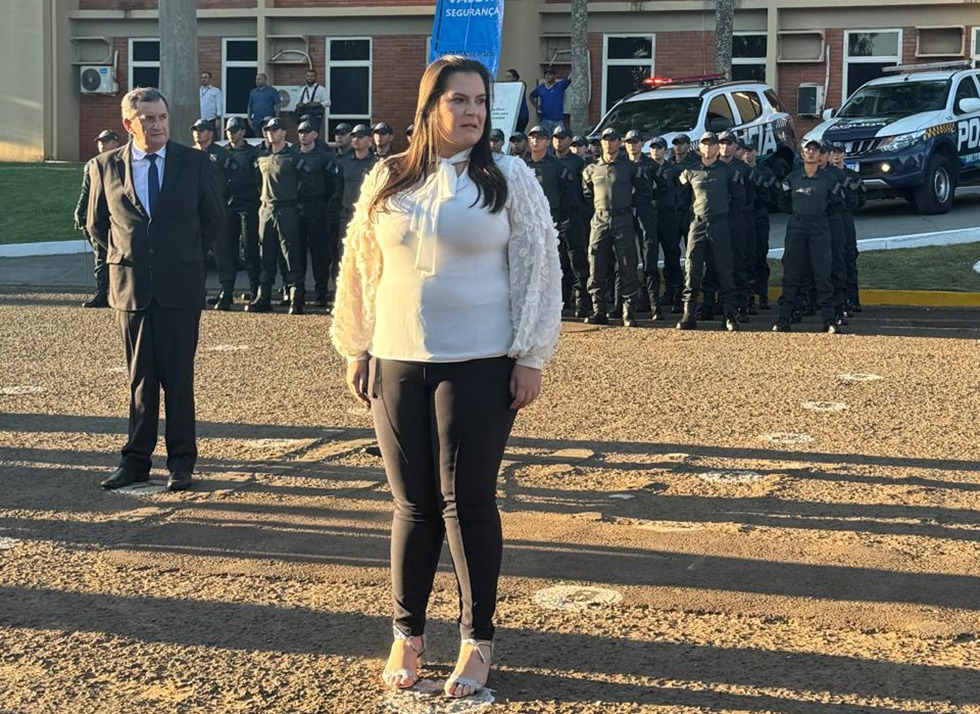 Rhaiza Matos, prefeita de Naviraí, recebe a Medalha Tiradentes, a maior honraria da PMMS Rhaiza Matos, prefeita de Naviraí, recebe a Medalha Tiradentes, a maior honraria da PMMS