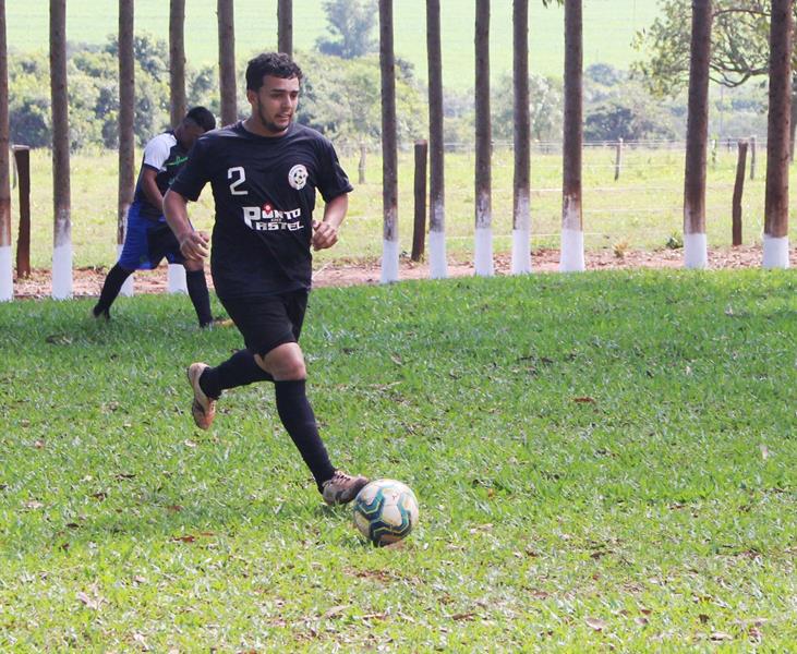 Quatro jogos abriram nesse domingo o 1º Campeonato Rural de Suíço no Loteamento Querência em Amambai