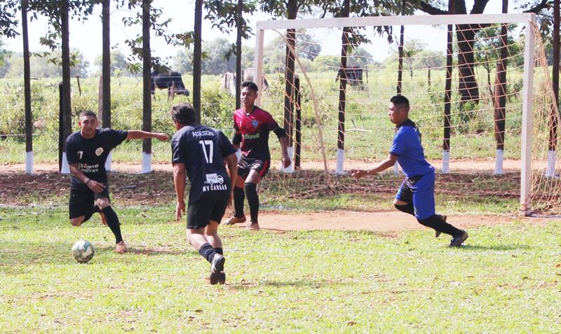 Aberturas do 1ª Campeonato Rural Sonho Meu de Futebol Suíço no Loteamento Querência em Amambai