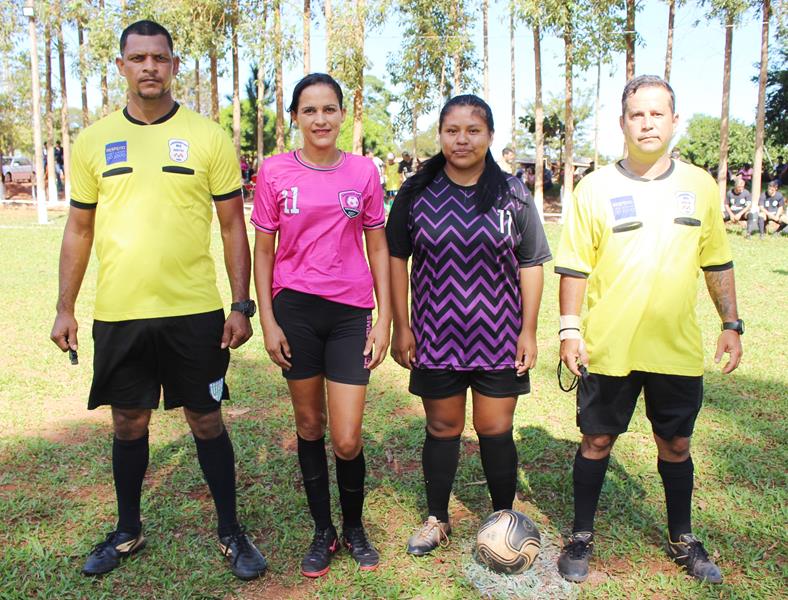 Quatro jogos abriram nesse domingo o 1º Campeonato Rural de Suíço no Loteamento Querência em Amambai