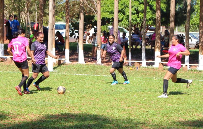 Quatro jogos abriram nesse domingo o 1º Campeonato Rural de Suíço no Loteamento Querência em Amambai