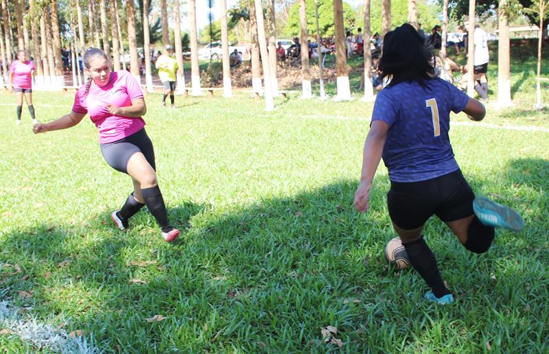 Quatro jogos abriram nesse domingo o 1º Campeonato Rural de Suíço no Loteamento Querência em Amambai