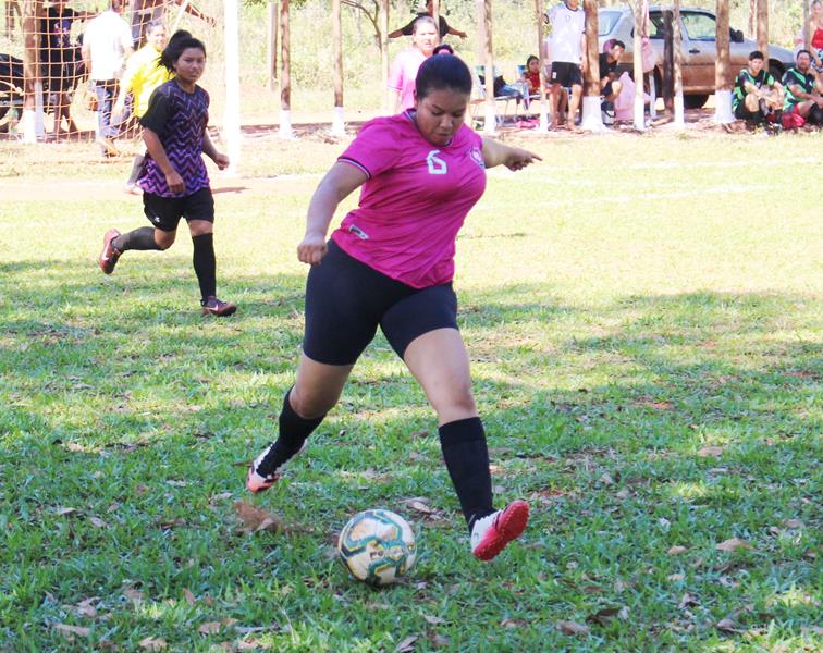 Quatro jogos abriram nesse domingo o 1º Campeonato Rural de Suíço no Loteamento Querência em Amambai