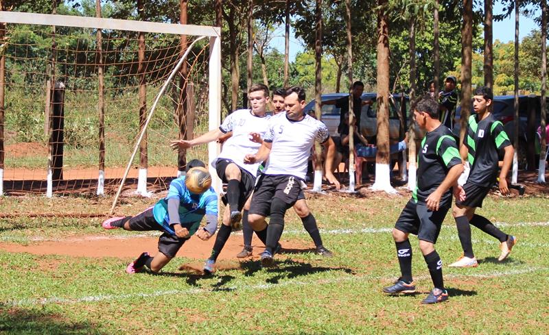 Aberturas do 1ª Campeonato Rural Sonho Meu de Futebol Suíço no Loteamento Querência em Amambai