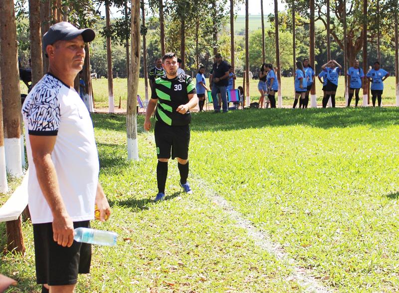 Quatro jogos abriram nesse domingo o 1º Campeonato Rural de Suíço no Loteamento Querência em Amambai