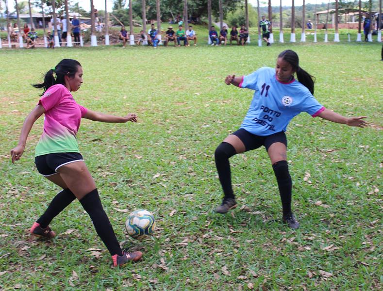 Quatro jogos abriram nesse domingo o 1º Campeonato Rural de Suíço no Loteamento Querência em Amambai