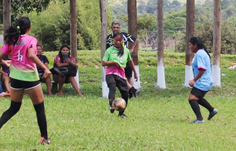 Quatro jogos abriram nesse domingo o 1º Campeonato Rural de Suíço no Loteamento Querência em Amambai