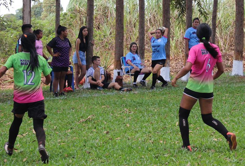 Quatro jogos abriram nesse domingo o 1º Campeonato Rural de Suíço no Loteamento Querência em Amambai