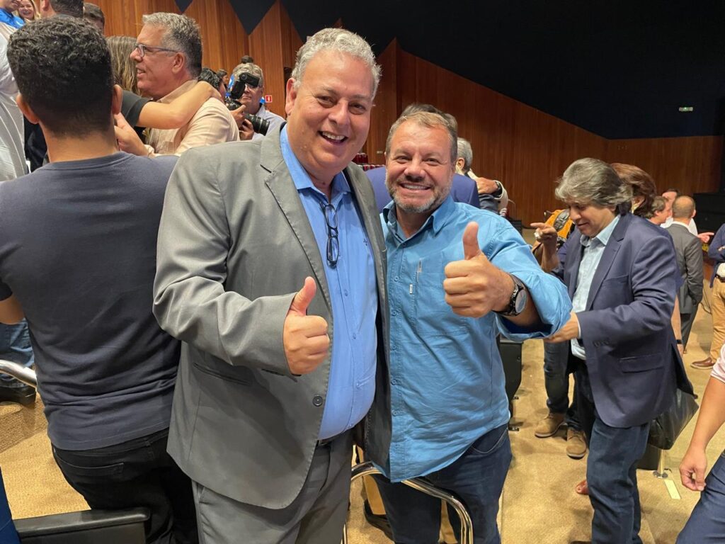 Donizete destaca conquista, junto ao Governo do Estado, de R$ 15 milhões para pavimentação asfáltica em Paranhos Donizete destaca conquista, junto ao Governo do Estado, de R$ 15 milhões para pavimentação asfáltica em Paranhos