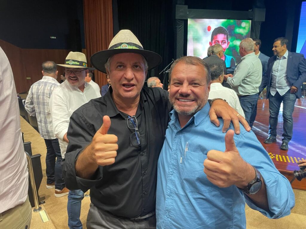 Donizete destaca conquista, junto ao Governo do Estado, de R$ 15 milhões para pavimentação asfáltica em Paranhos Donizete destaca conquista, junto ao Governo do Estado, de R$ 15 milhões para pavimentação asfáltica em Paranhos