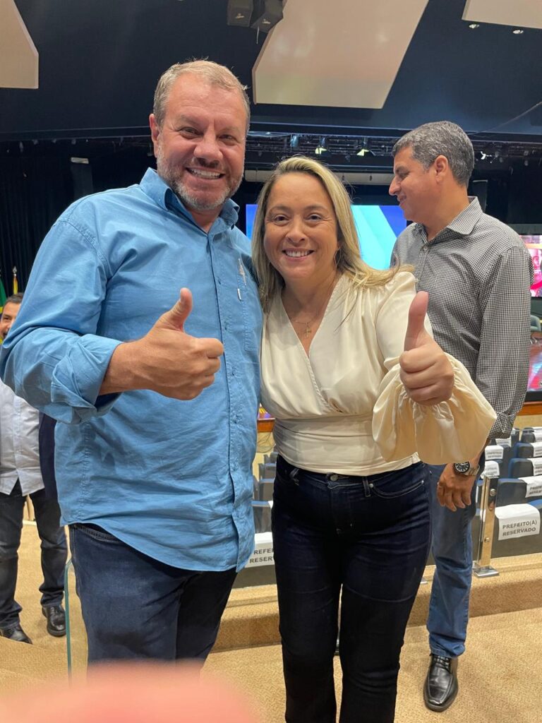 Donizete destaca conquista, junto ao Governo do Estado, de R$ 15 milhões para pavimentação asfáltica em Paranhos Donizete destaca conquista, junto ao Governo do Estado, de R$ 15 milhões para pavimentação asfáltica em Paranhos