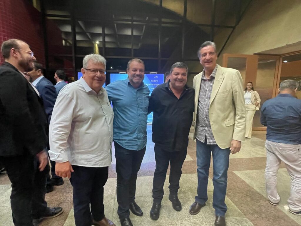 Donizete destaca conquista, junto ao Governo do Estado, de R$ 15 milhões para pavimentação asfáltica em Paranhos Donizete destaca conquista, junto ao Governo do Estado, de R$ 15 milhões para pavimentação asfáltica em Paranhos