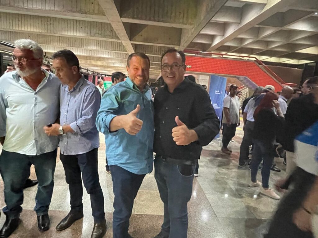 Donizete destaca conquista, junto ao Governo do Estado, de R$ 15 milhões para pavimentação asfáltica em Paranhos Donizete destaca conquista, junto ao Governo do Estado, de R$ 15 milhões para pavimentação asfáltica em Paranhos