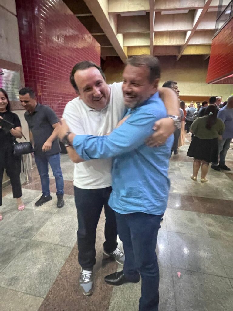 Donizete destaca conquista, junto ao Governo do Estado, de R$ 15 milhões para pavimentação asfáltica em Paranhos Donizete destaca conquista, junto ao Governo do Estado, de R$ 15 milhões para pavimentação asfáltica em Paranhos