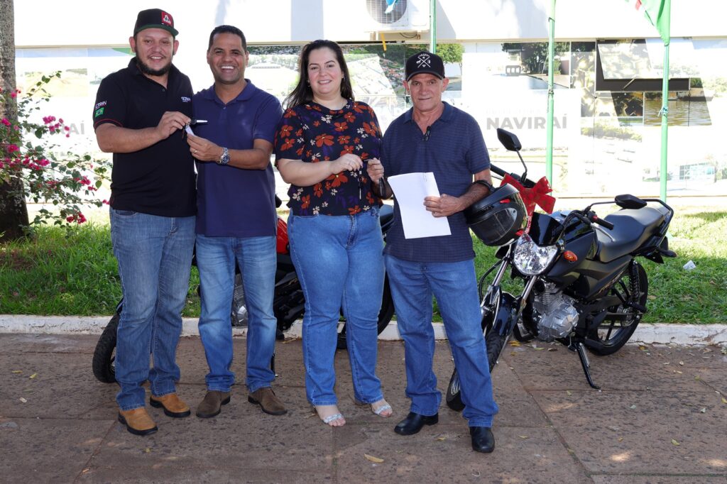Campanha IPTU Premiado da Prefeitura de Naviraí entrega motos para contribuintes sorteados