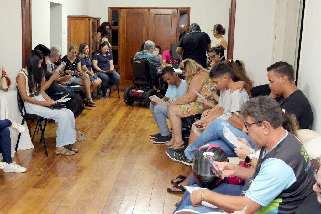 Prefeitura de Naviraí reúne entidades e associações que irão participar da 21ª FEJUNAV Prefeitura de Naviraí reúne entidades e associações que irão participar da 21ª FEJUNAV