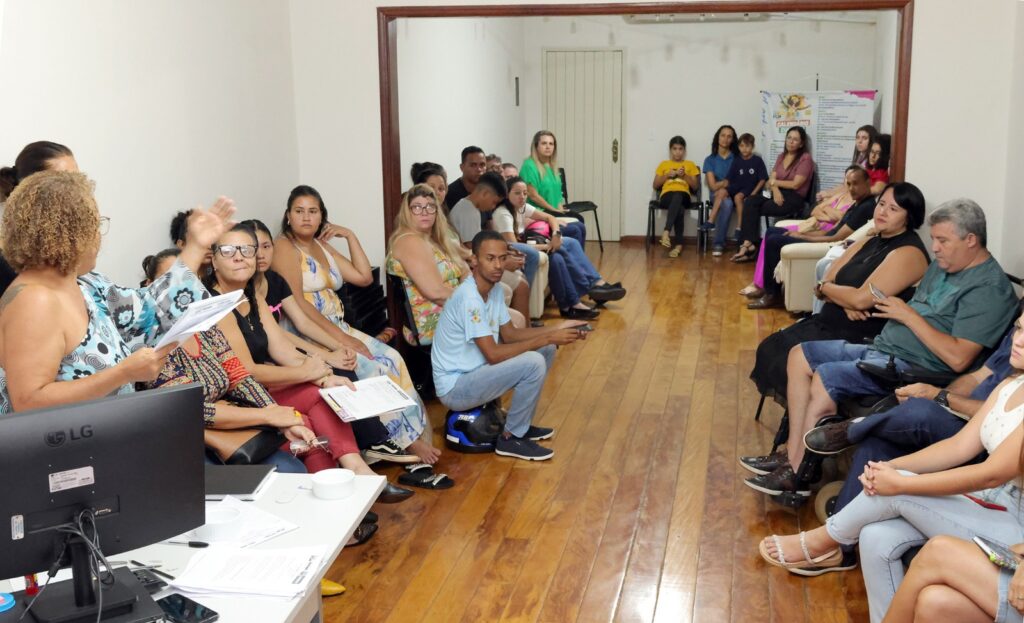 Prefeitura de Naviraí reúne entidades e associações que irão participar da 21ª FEJUNAV