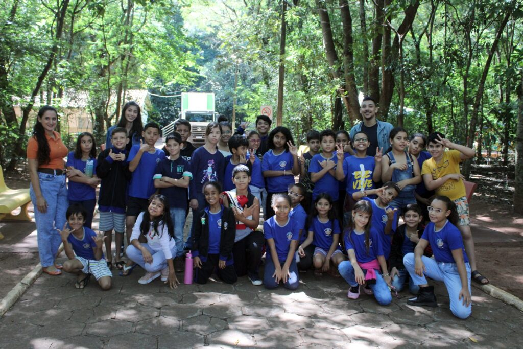 Em parceria com a Prefeitura, Naviraí recebeu o caminhão itinerante da Expedição do Conhecimento Em parceria com a Prefeitura, Naviraí recebeu o caminhão itinerante da Expedição do Conhecimento