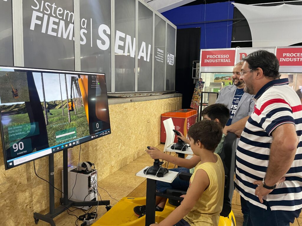 Longen visita Pavilhão da Indústria na Expogrande e destaca desenvolvimento do setor agroindustrial de MS Longen visita Pavilhão da Indústria na Expogrande e destaca desenvolvimento do setor agroindustrial de MS