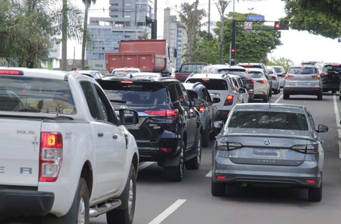 veiculos-no-transito-foto-rachid-waqued-3-730x480