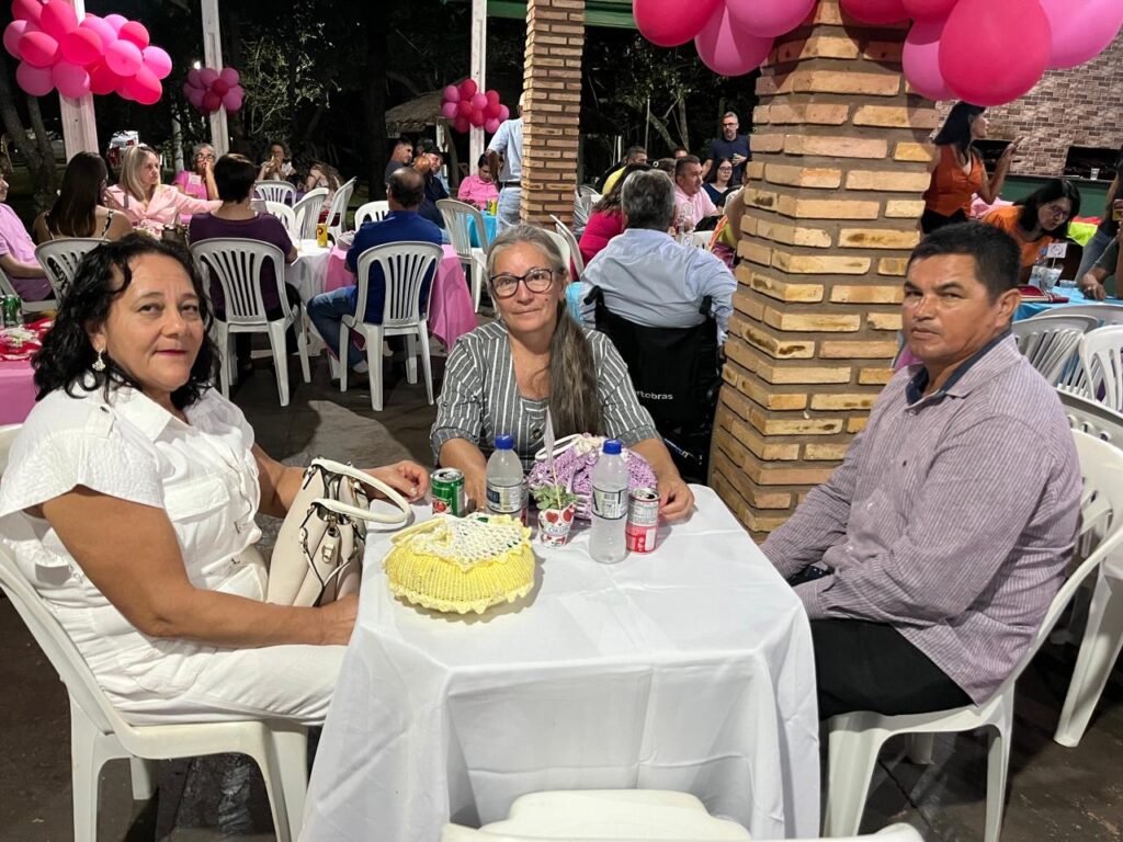 Jantar de Dia das Mães no Clube Tereré é sucesso de público