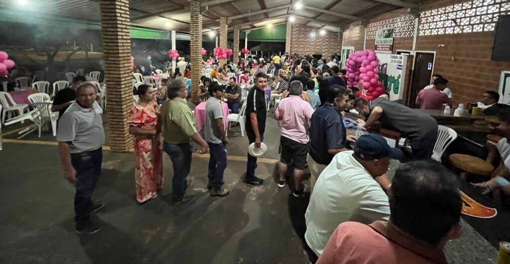 Jantar de Dia das Mães no Clube Tereré é sucesso de público