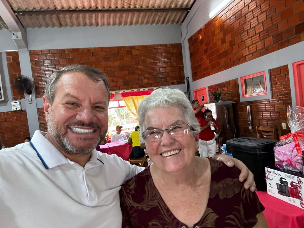 Centro Conviver do Idoso realiza comemoração para homenagear as mães em Paranhos Centro Conviver do Idoso realiza comemoração para homenagear as mães em Paranhos