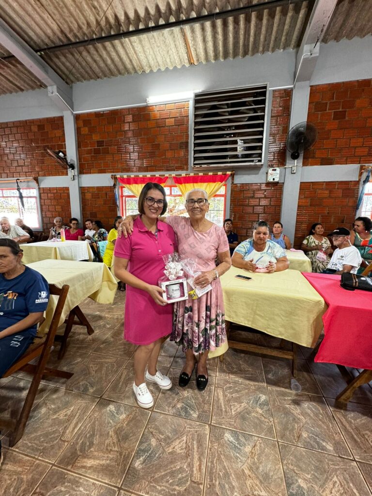 Centro Conviver do Idoso realiza comemoração para homenagear as mães em Paranhos Centro Conviver do Idoso realiza comemoração para homenagear as mães em Paranhos