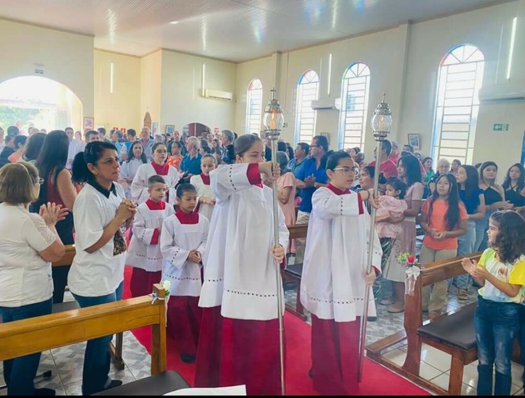 Festa do Dia das Mães da Rainho dos Apóstolos