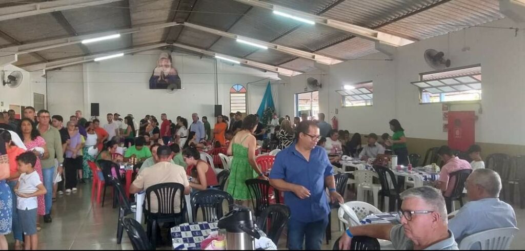 Festa do Dia das Mães da Rainho dos Apóstolos