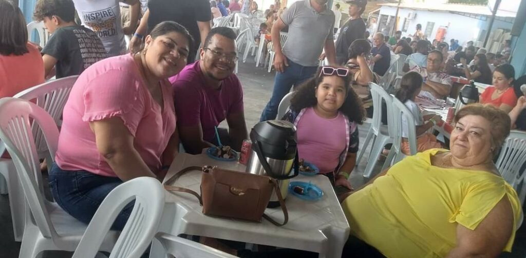 Festa do Dia das Mães da Rainho dos Apóstolos
