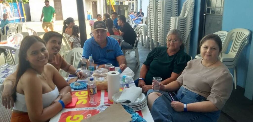Festa do Dia das Mães da Rainho dos Apóstolos