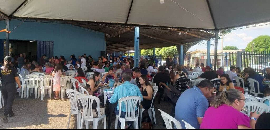 Festa do Dia das Mães da Rainho dos Apóstolos
