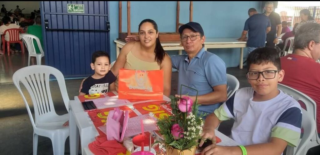 Festa do Dia das Mães da Rainho dos Apóstolos