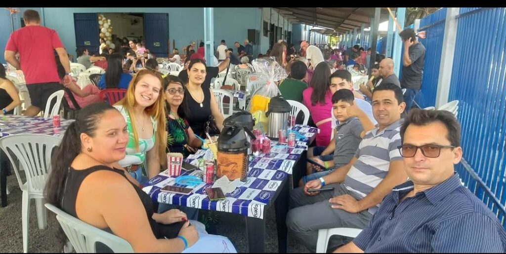 Festa do Dia das Mães da Rainho dos Apóstolos