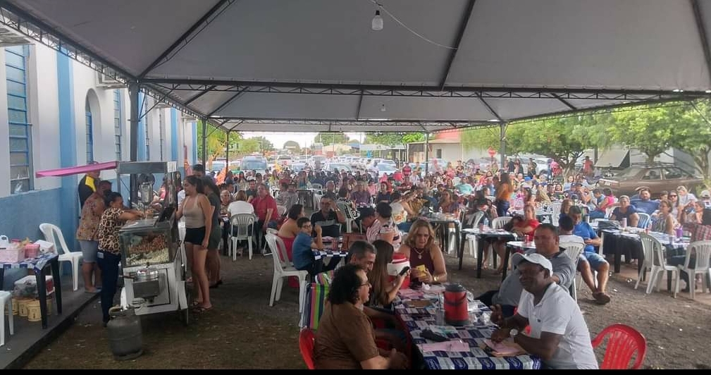 Festa do Dia das Mães da Rainho dos Apóstolos