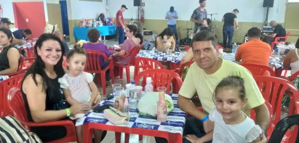 Festa do Dia das Mães da Rainho dos Apóstolos