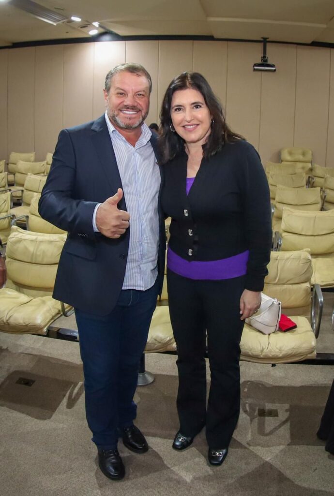 Prefeito de Paranhos, Donizete Viaro participa da 25ª edição da Marcha a Brasília em Defesa dos Municípios Prefeito de Paranhos, Donizete Viaro participa da 25ª edição da Marcha a Brasília em Defesa dos Municípios